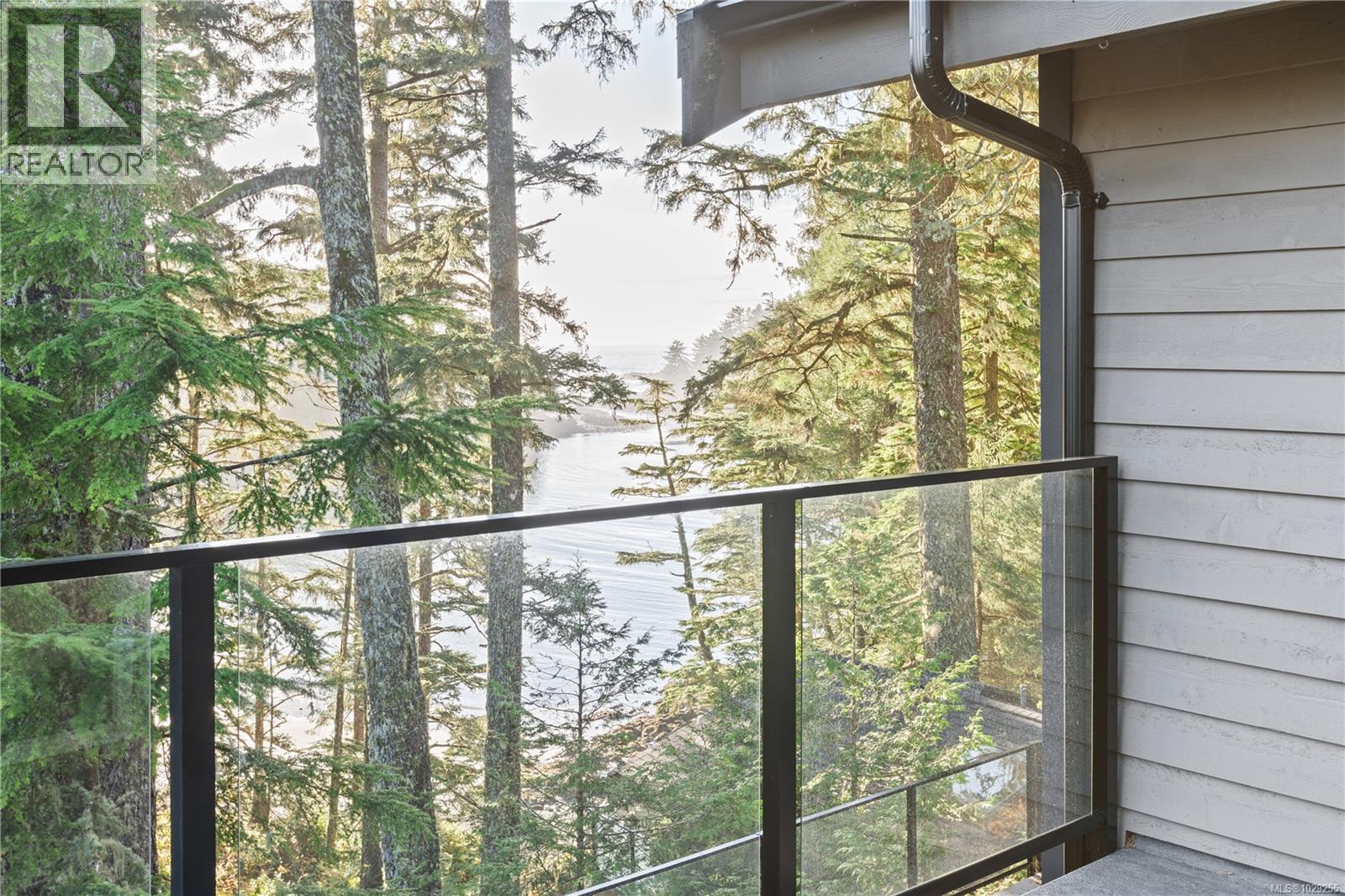 330 Reef Point Rd, Ucluelet