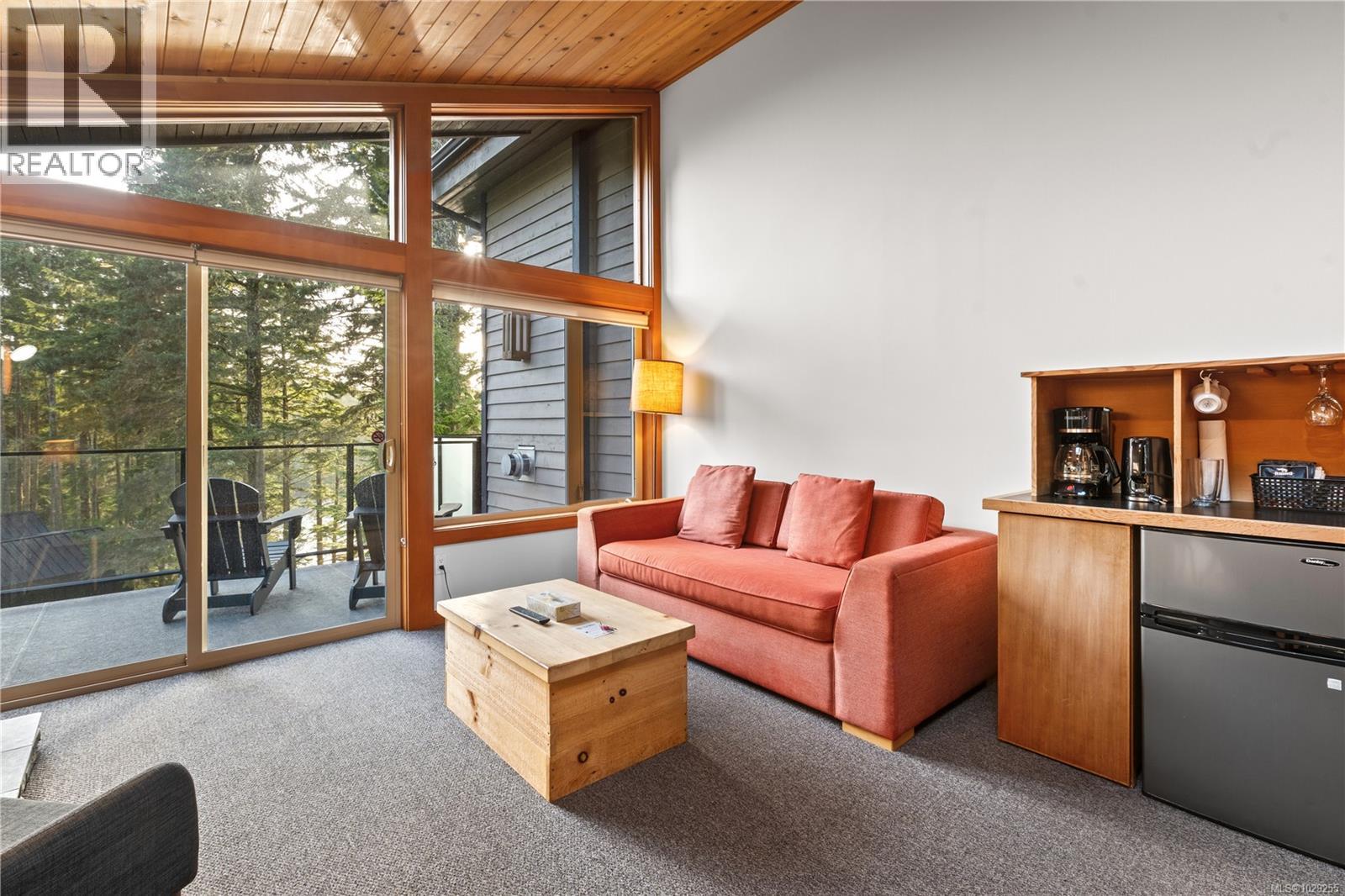 330 Reef Point Rd, Ucluelet