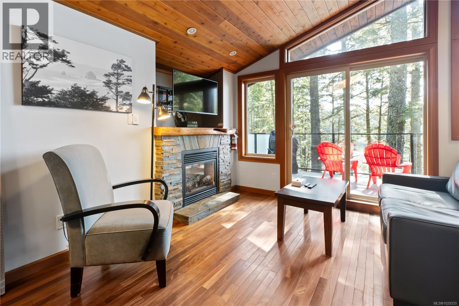 330 Reef Point Rd, Ucluelet