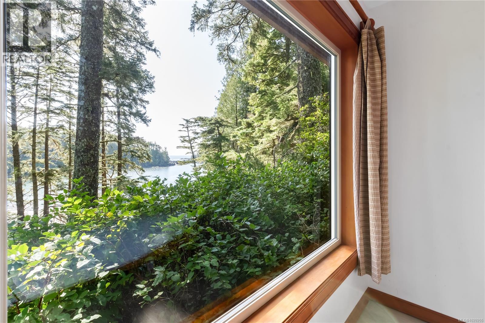 330 Reef Point Rd, Ucluelet