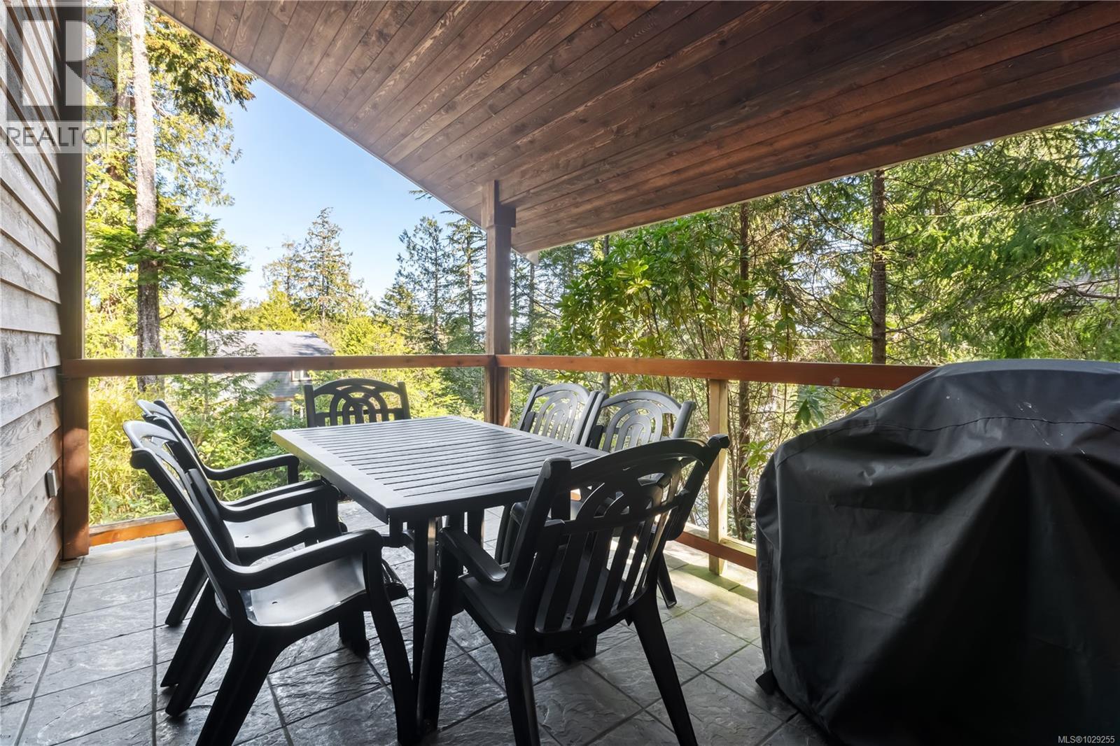 330 Reef Point Rd, Ucluelet