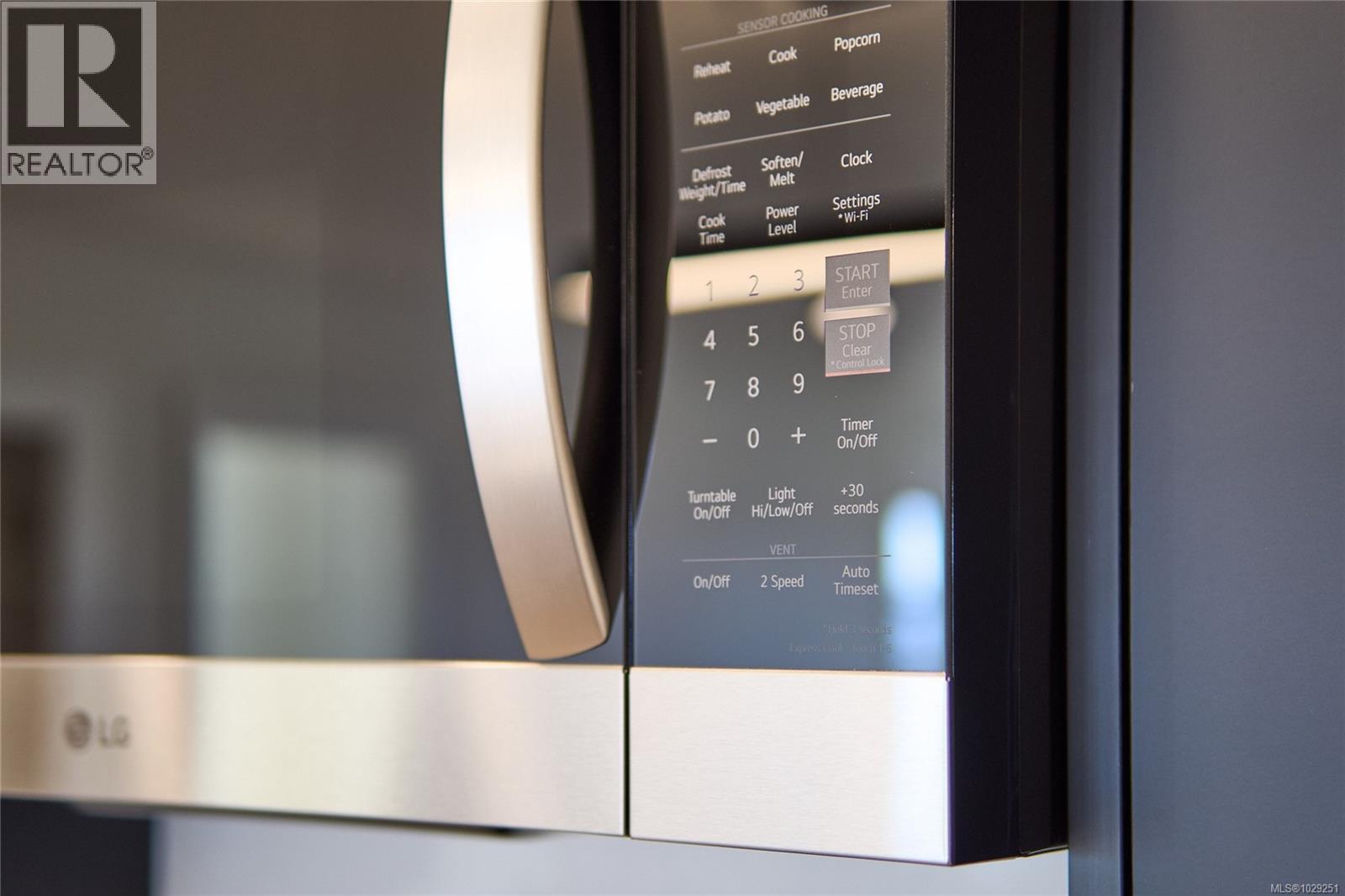 #405 45 HALIBURTON ST - 11