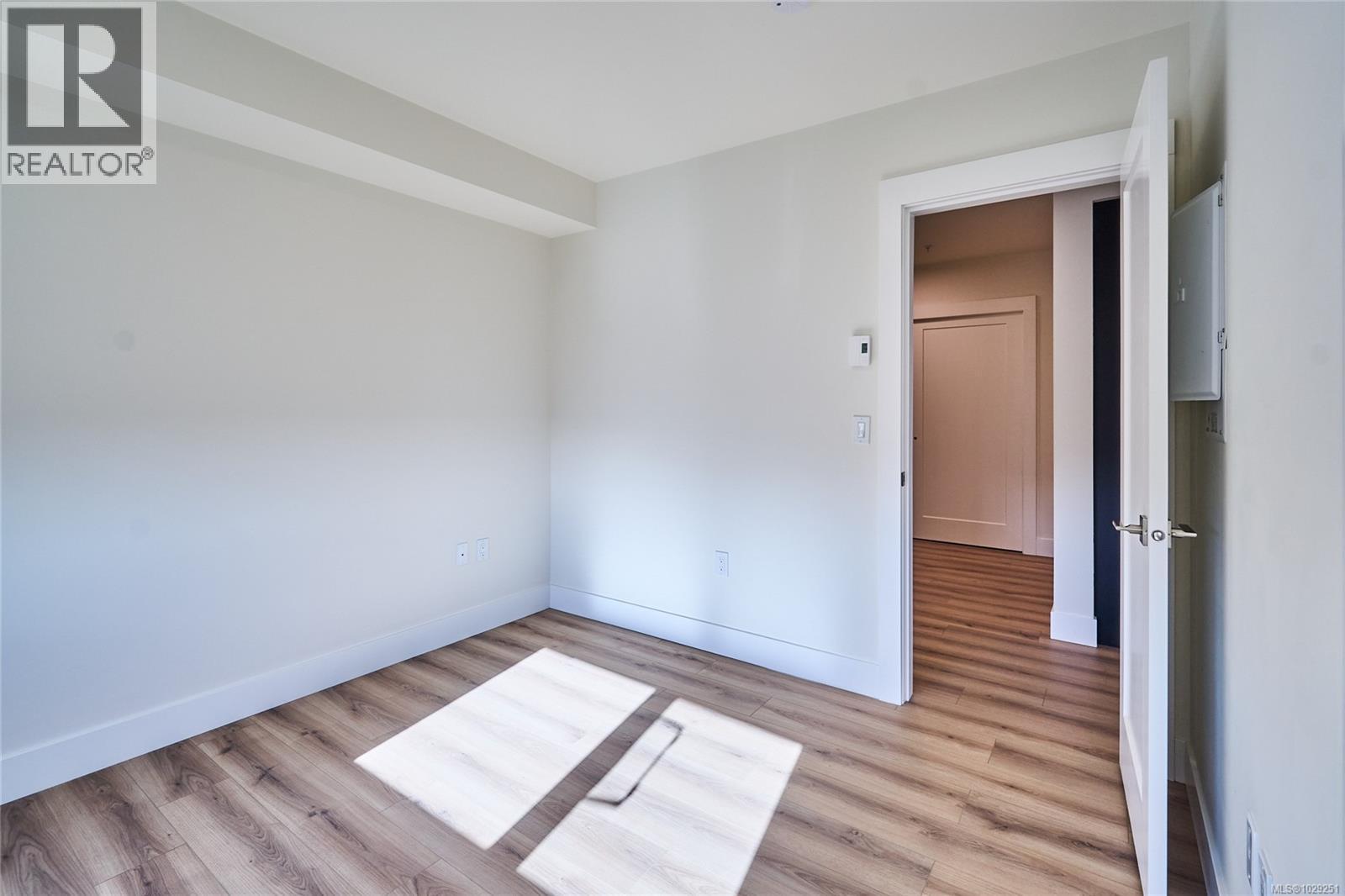 #405 45 Haliburton St - 29