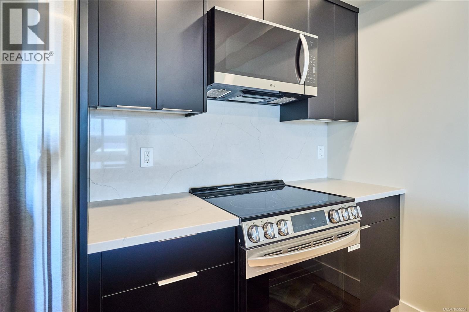 #405 45 HALIBURTON ST - 7