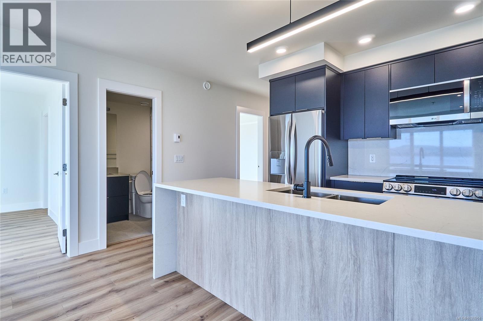 #405 45 Haliburton St - 9