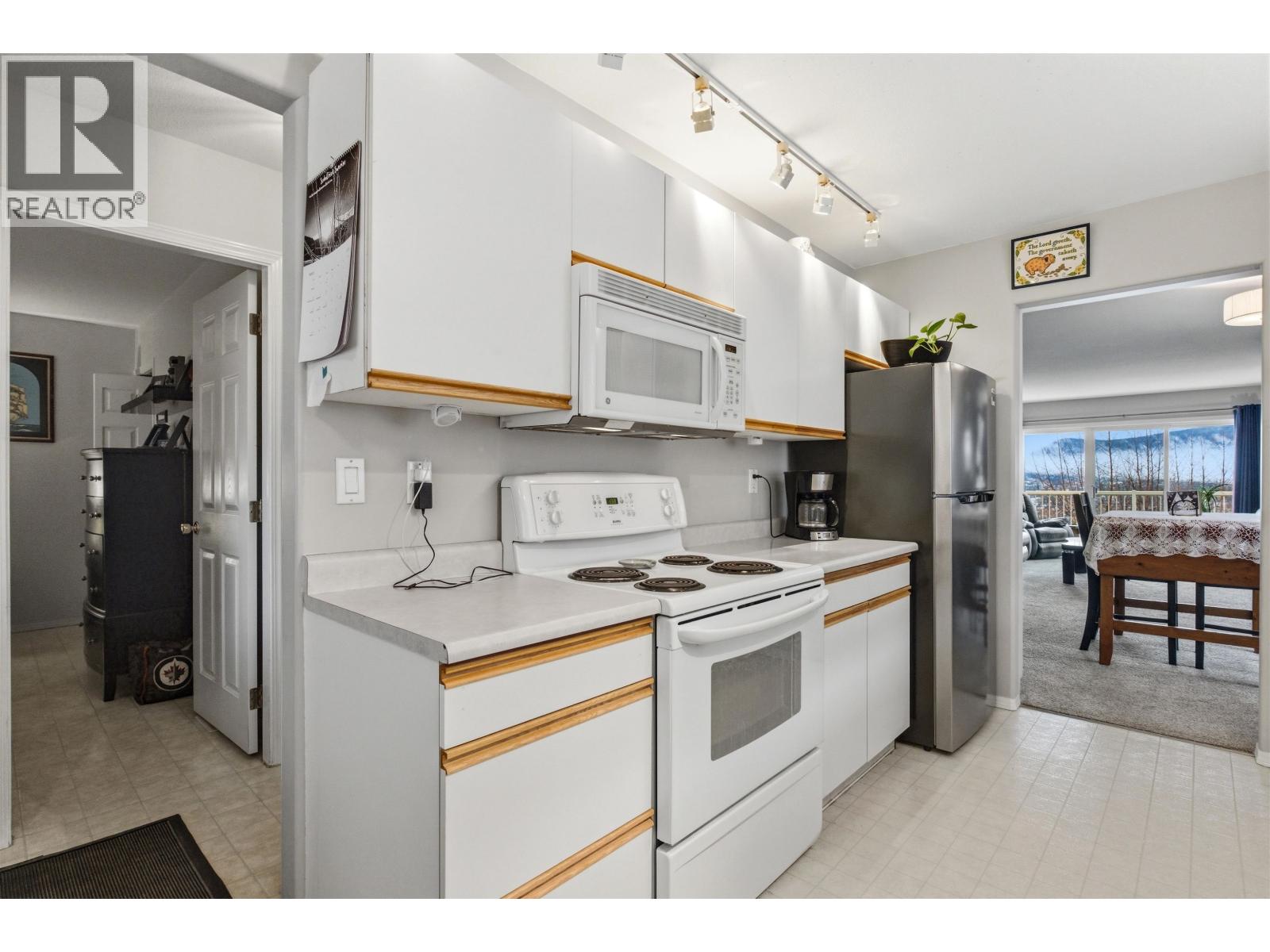 #9 500 WOTZKE DRIVE - Image 2