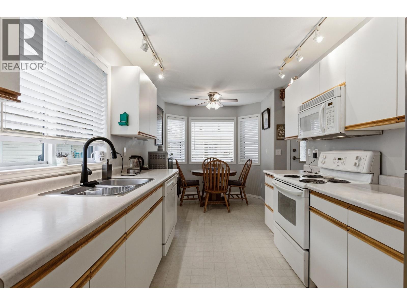 #9 500 WOTZKE DRIVE - Image 3