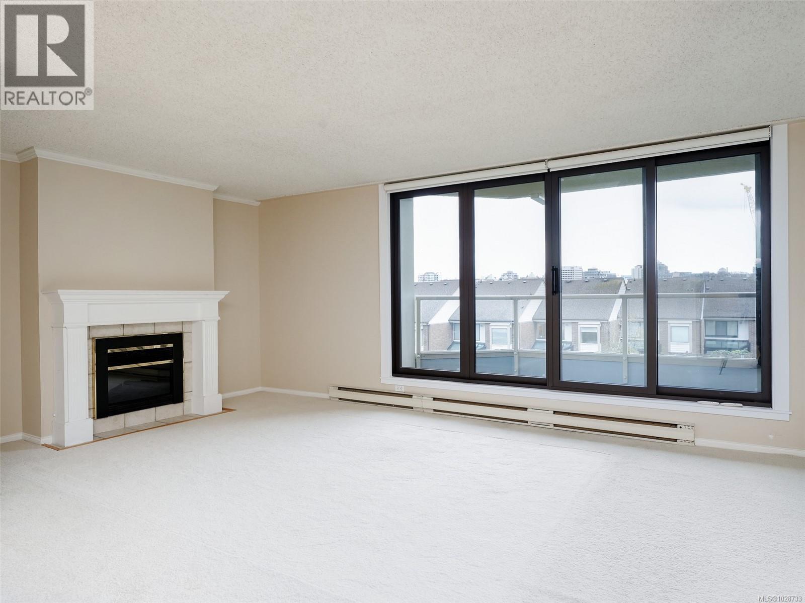 #305 225 BELLEVILLE ST - Image 3