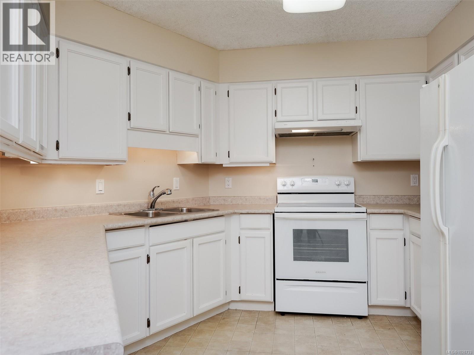 #305 225 BELLEVILLE ST - 12