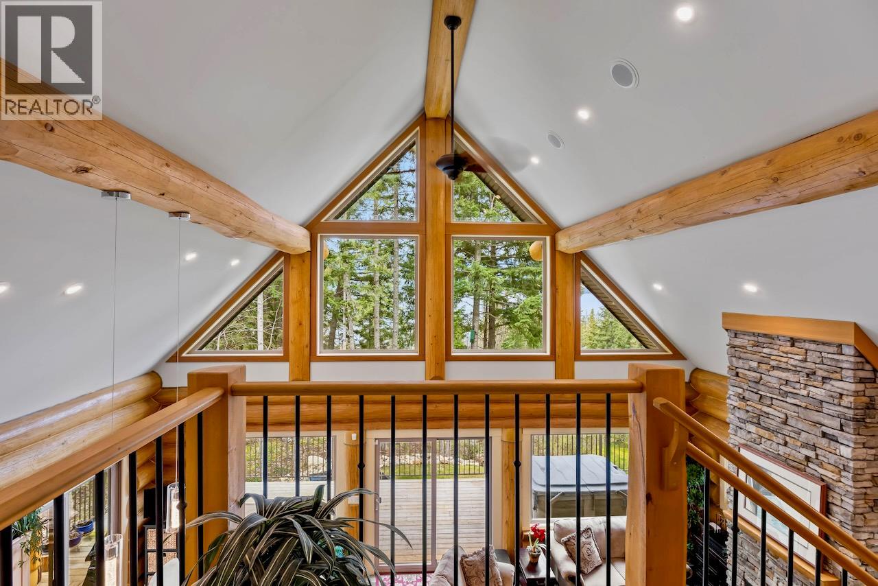 2589 Airstrip Road, Anglemont