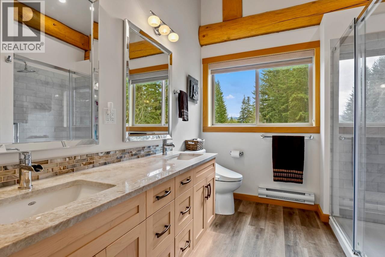 2589 Airstrip Road, Anglemont