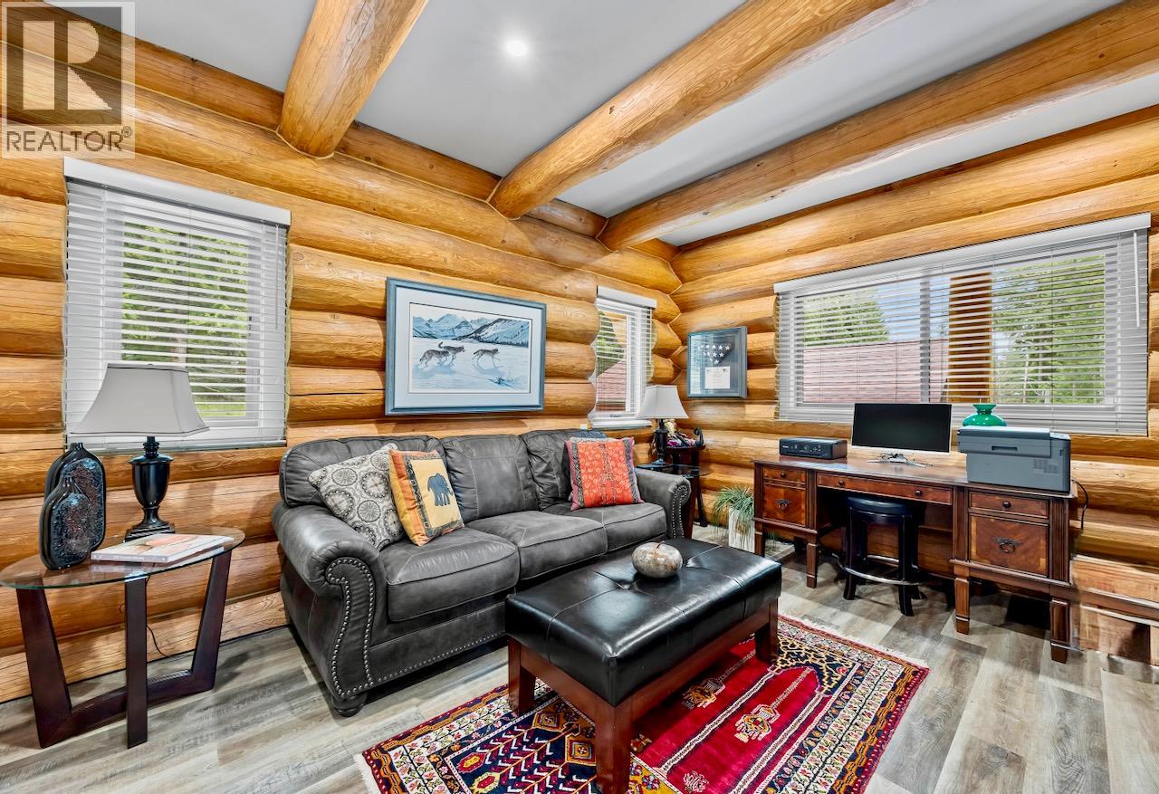 2589 Airstrip Road, Anglemont