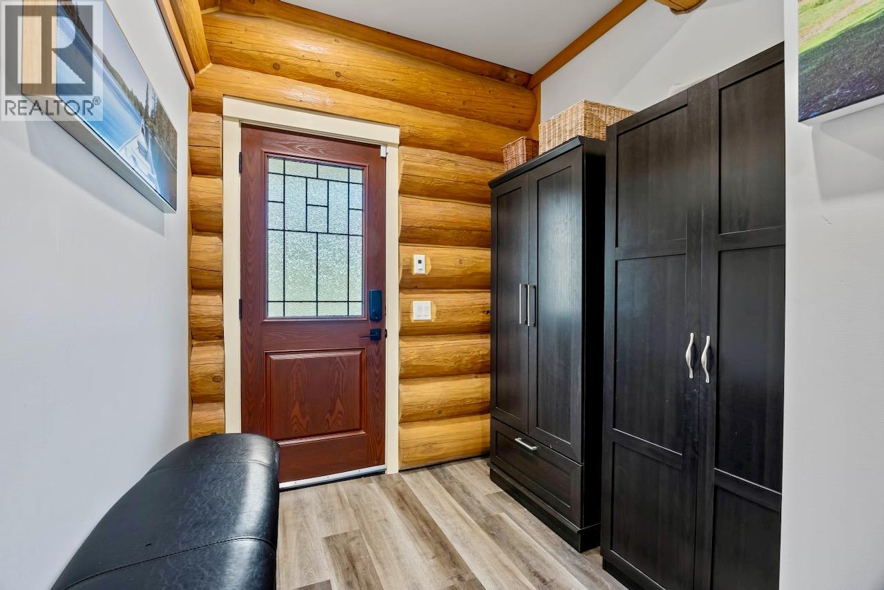 2589 Airstrip Road, Anglemont