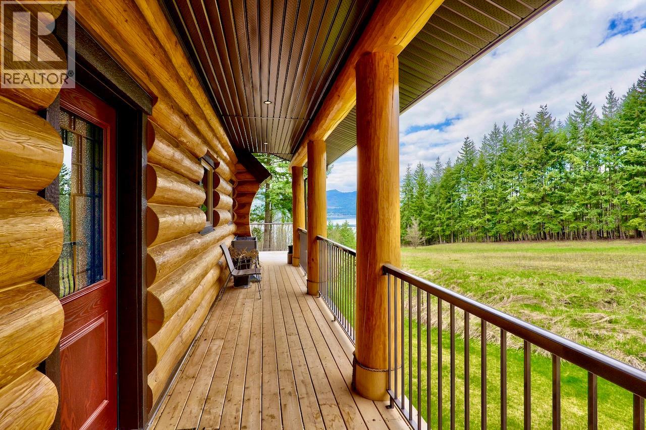 2589 Airstrip Road, Anglemont