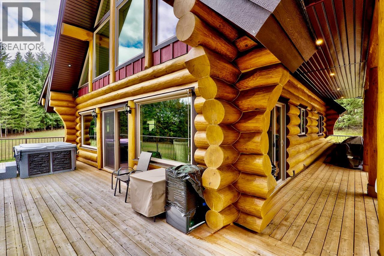 2589 Airstrip Road, Anglemont