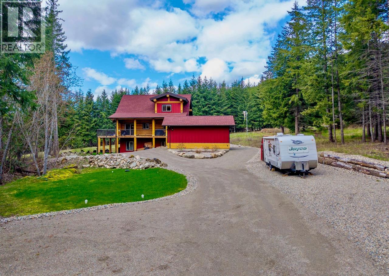 2589 Airstrip Road, Anglemont