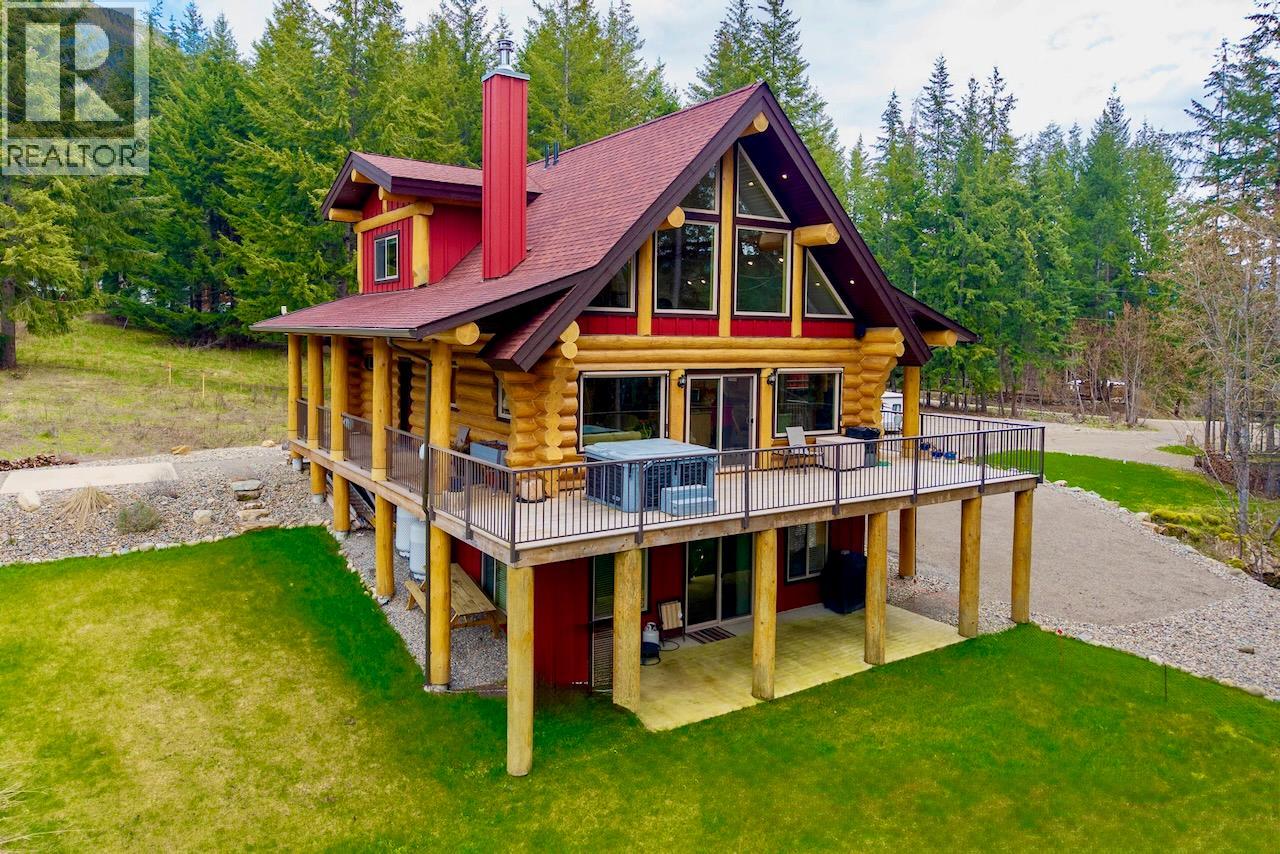 2589 Airstrip Road, Anglemont