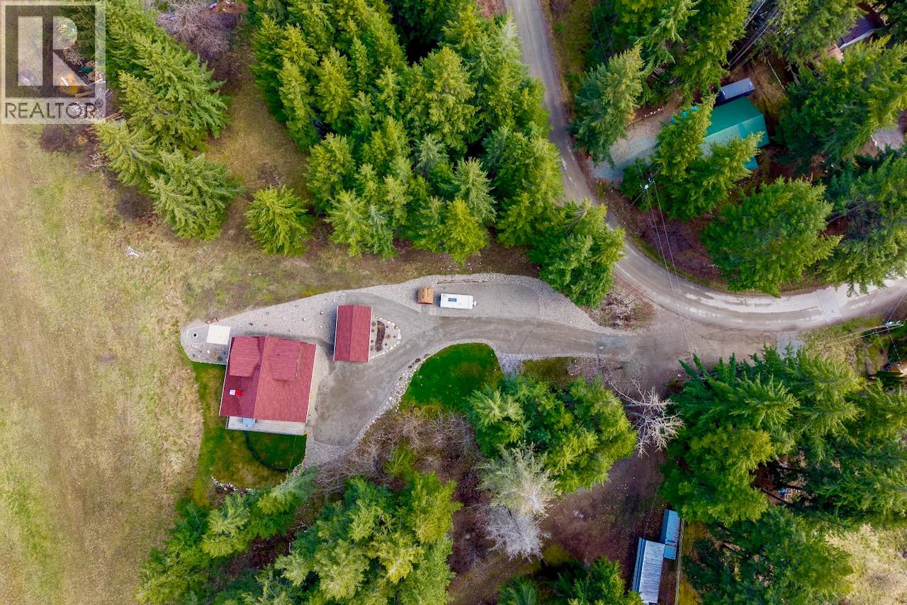 2589 Airstrip Road, Anglemont