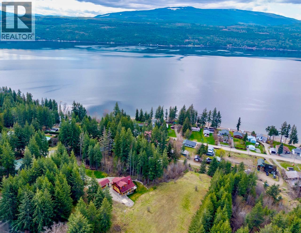 2589 Airstrip Road, Anglemont