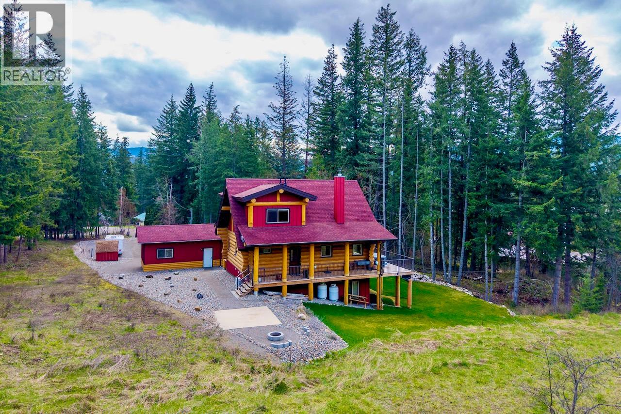 2589 Airstrip Road, Anglemont