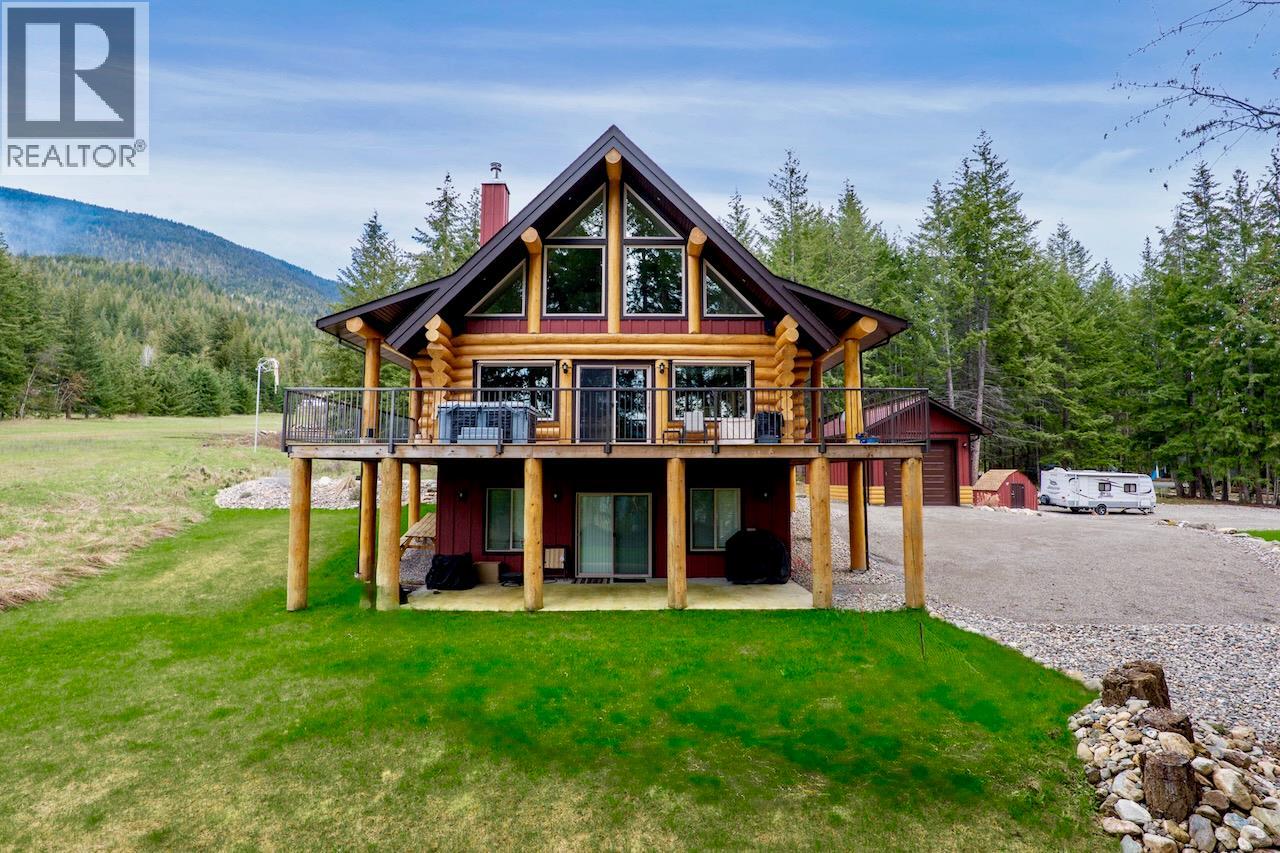 2589 Airstrip Road, Anglemont