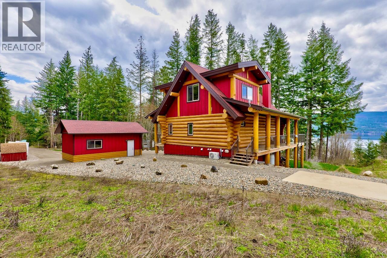 2589 Airstrip Road, Anglemont