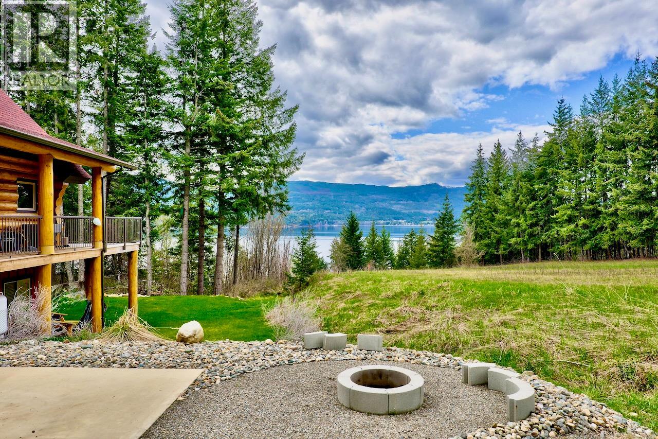 2589 Airstrip Road, Anglemont