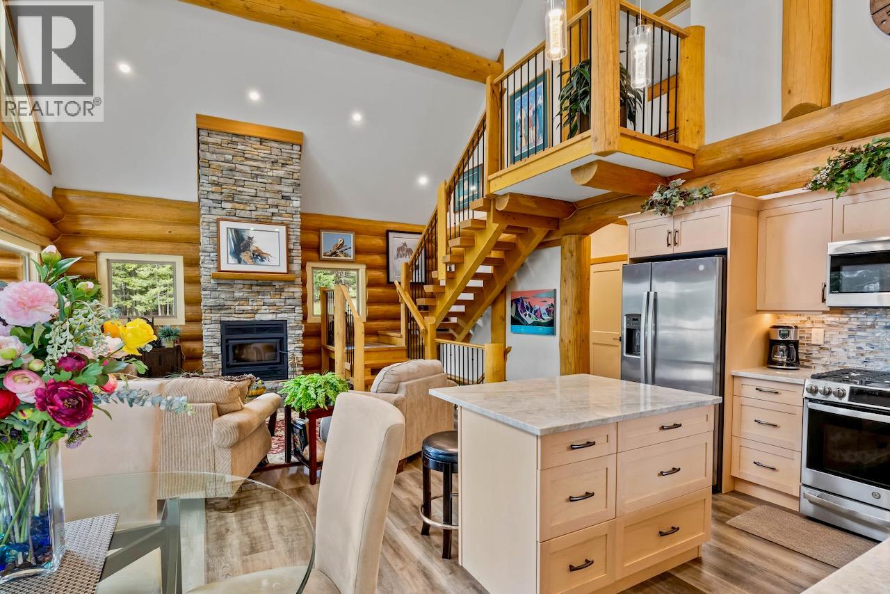 2589 Airstrip Road, Anglemont