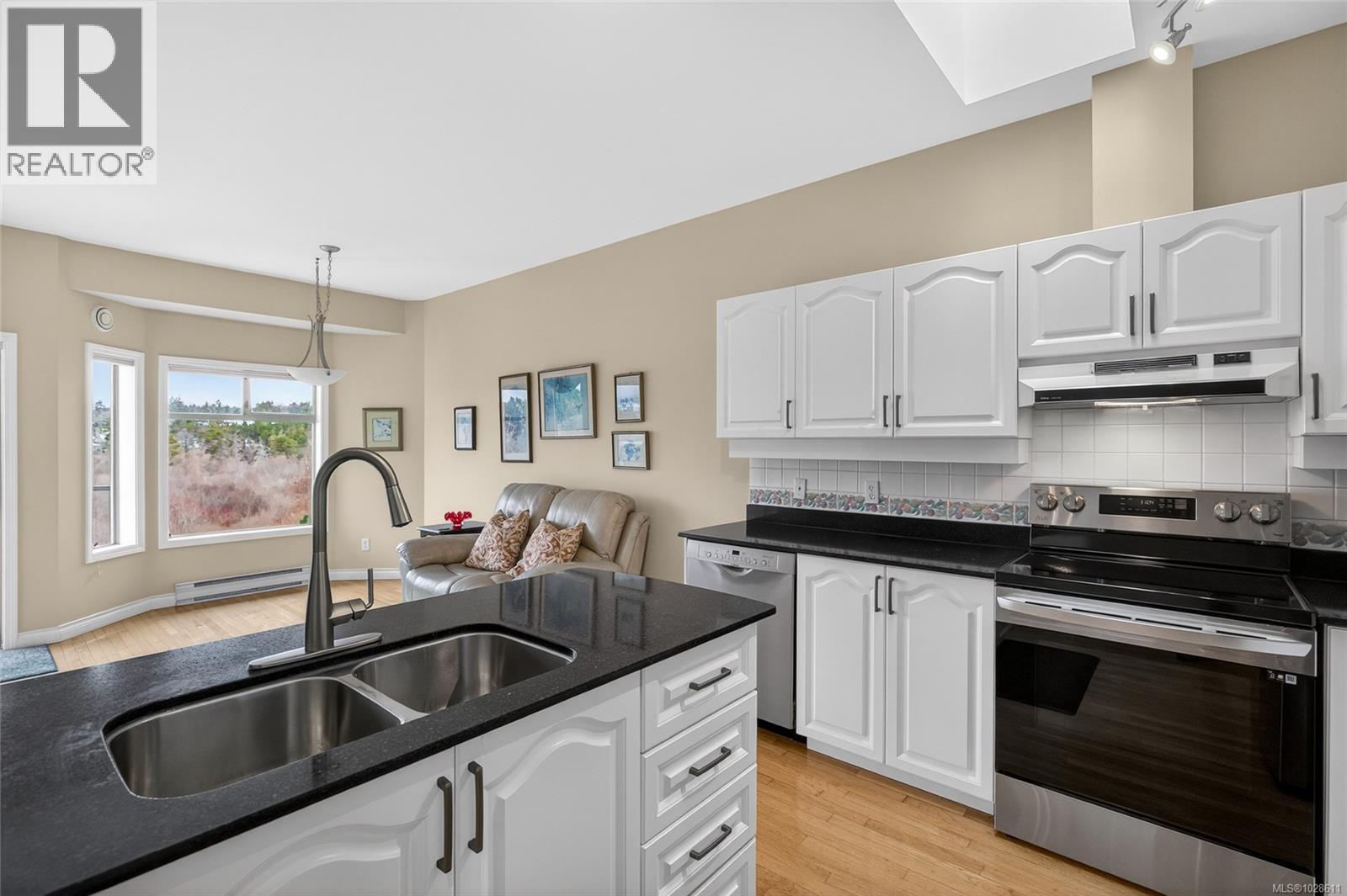 #11 4360 EMILY CARR DR - 14