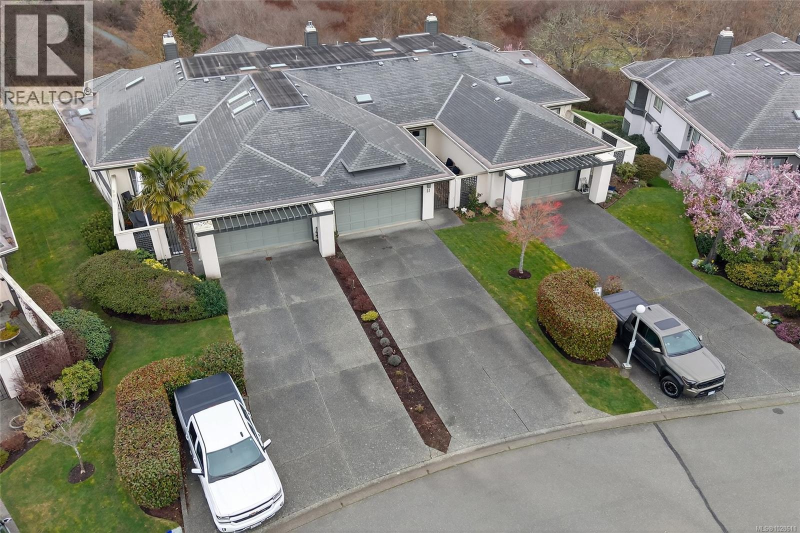 #11 4360 EMILY CARR DR - 44