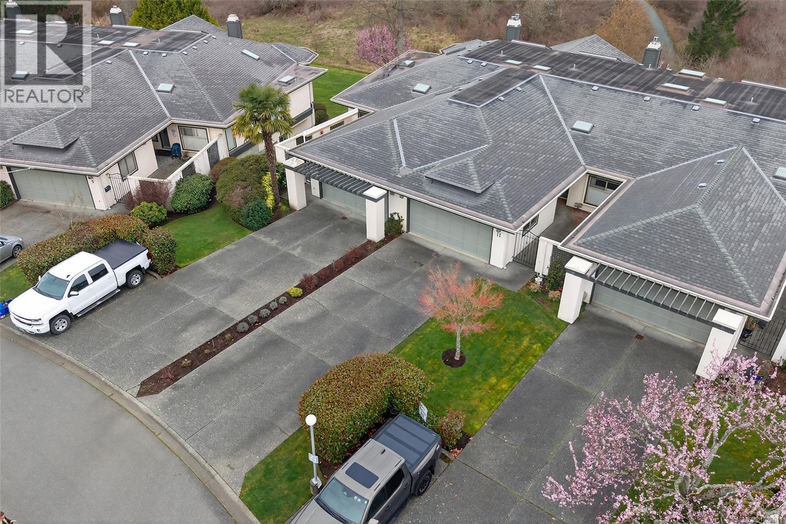 #11 4360 EMILY CARR DR - 46