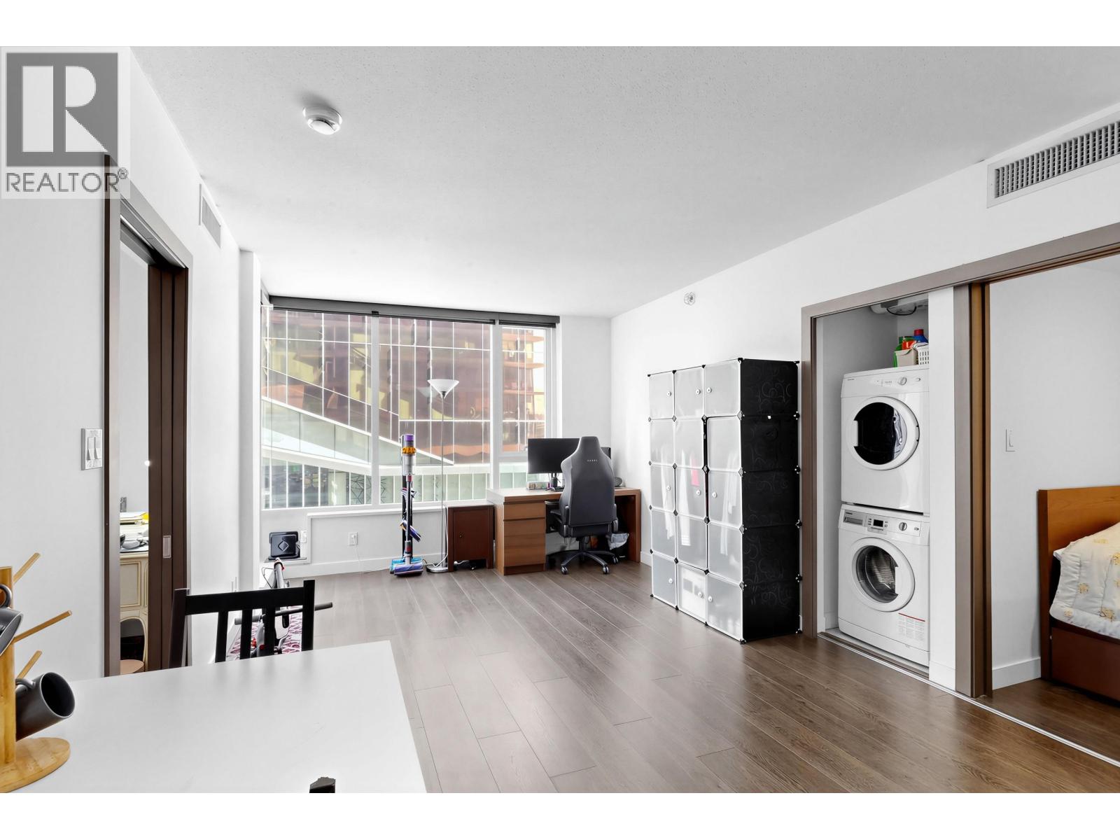 351 38 SMITHE Street - photo 2