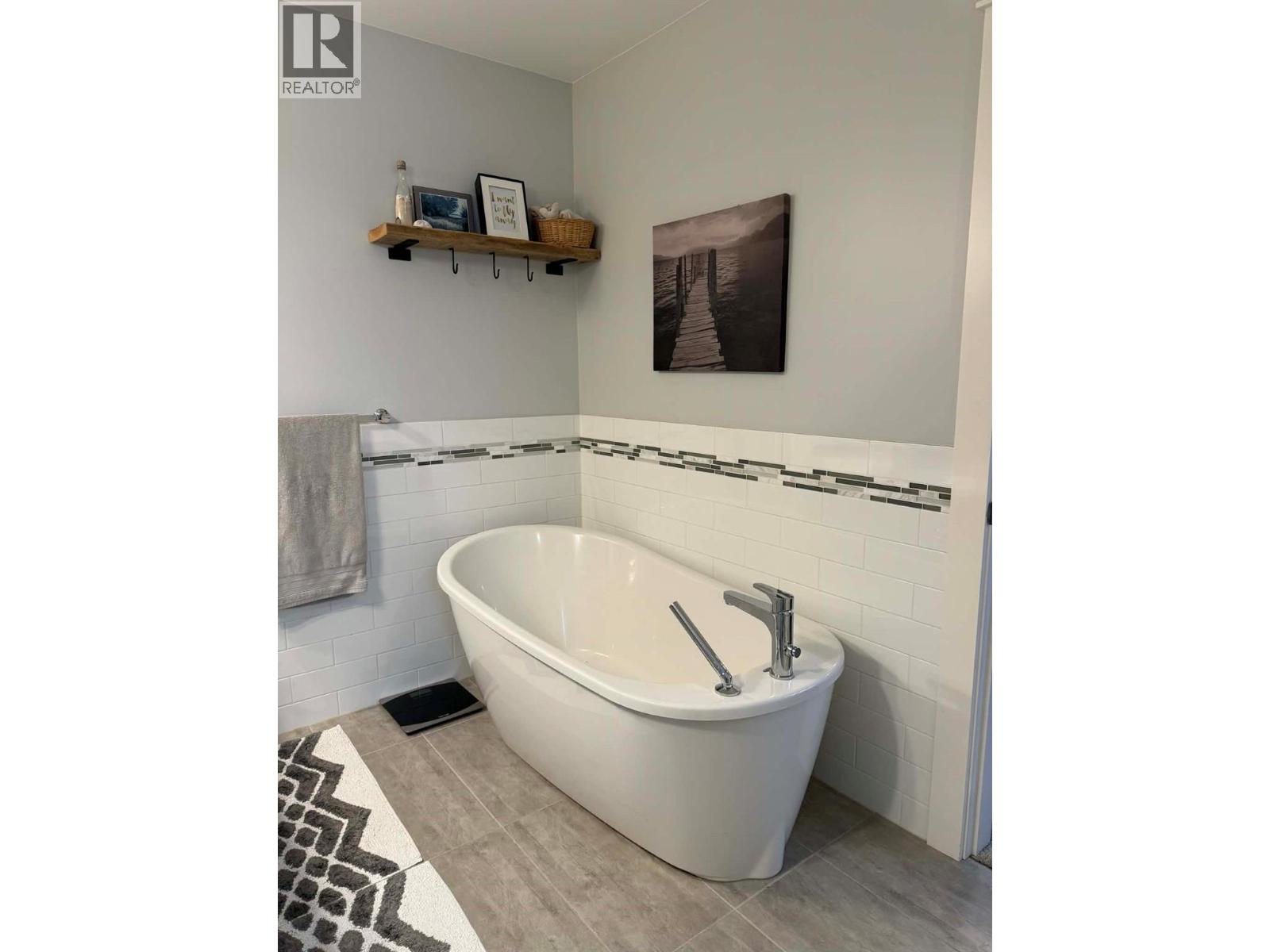 3583 14th Avenue, Castlegar