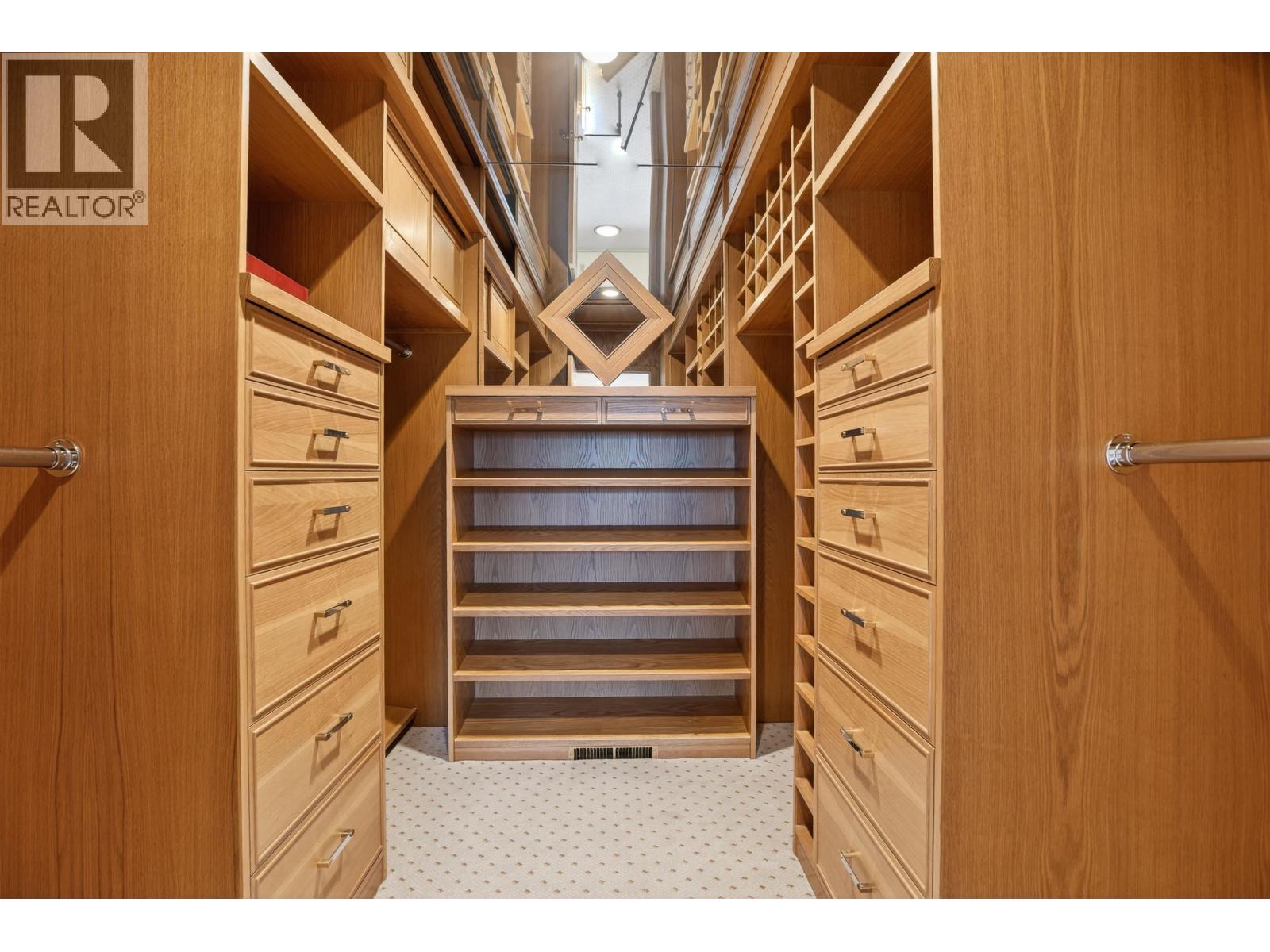 6440 NADINE Crescent, Richmond