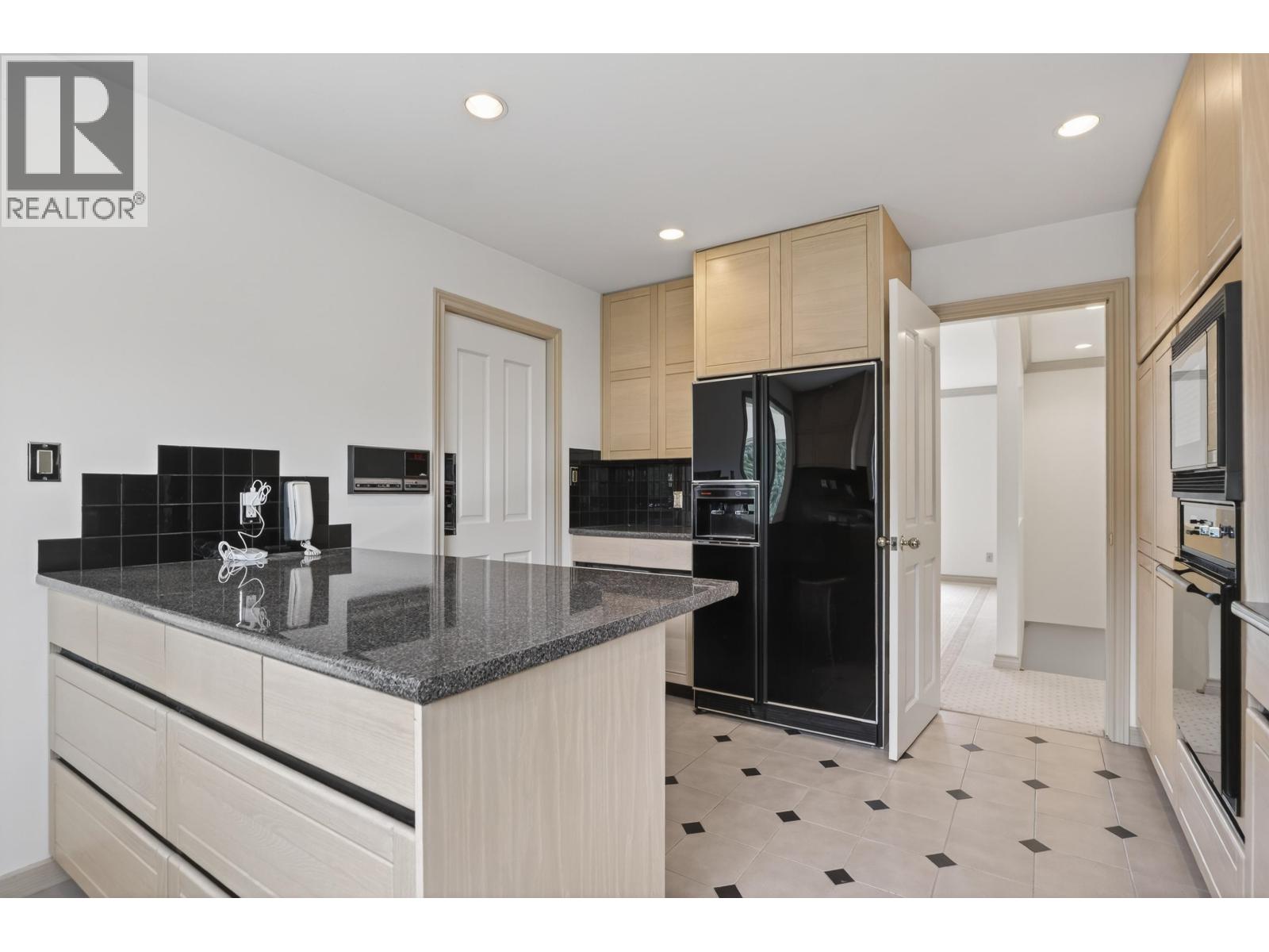 6440 NADINE Crescent, Richmond