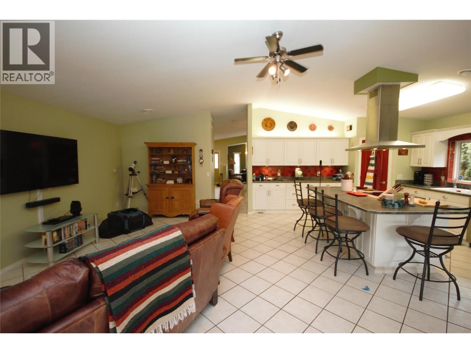 5226 HAYNES Road, Oliver