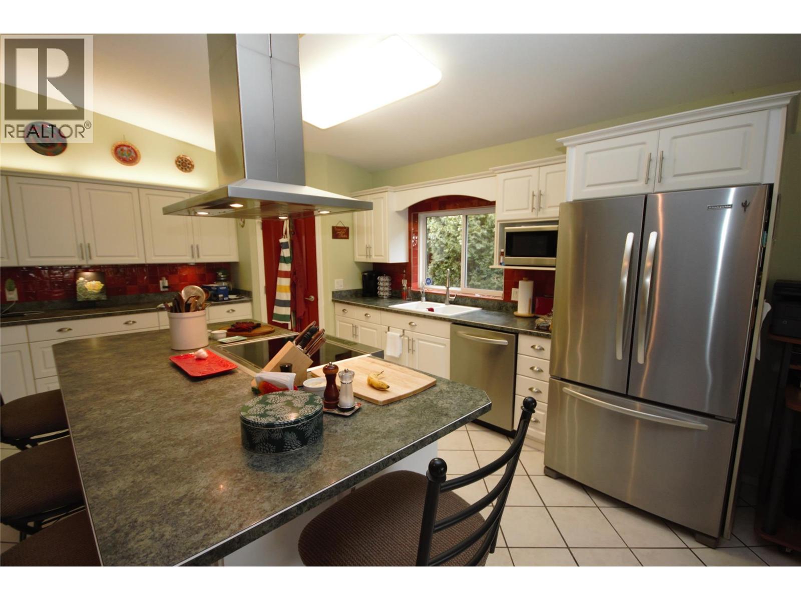 5226 HAYNES Road, Oliver