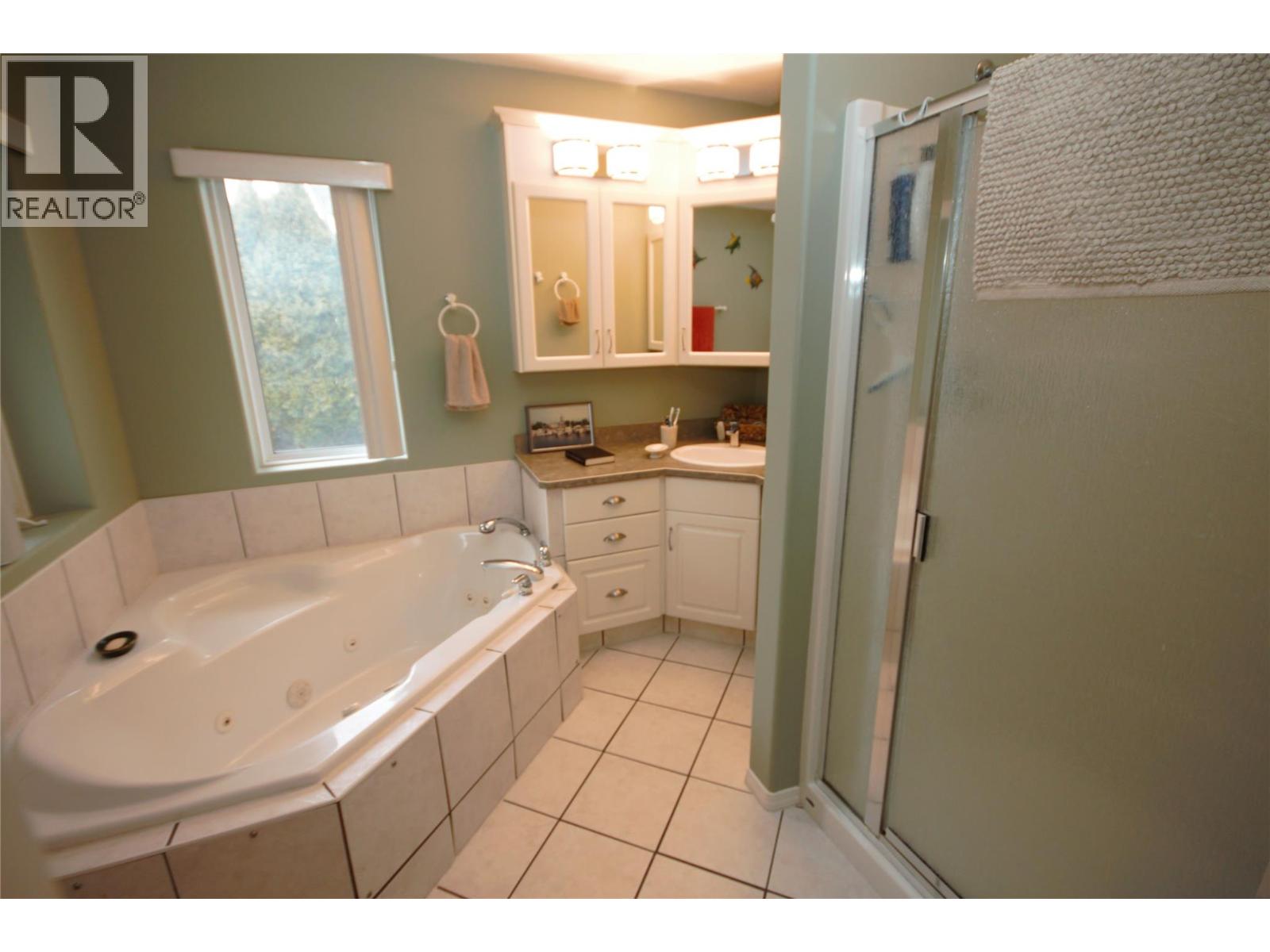 5226 HAYNES Road, Oliver