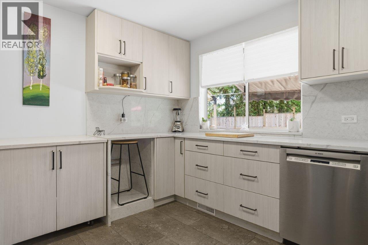1856 WINDERMERE AVENUE, Port Coquitlam