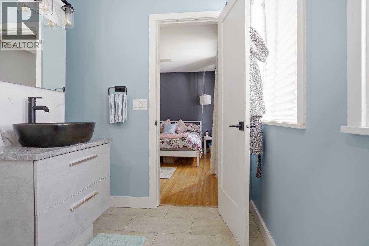 1856 WINDERMERE AVENUE, Port Coquitlam