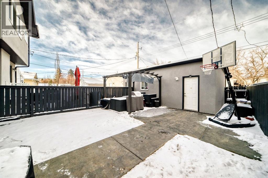 Single Family House for Sale in   Street NW Bowness Calgary 