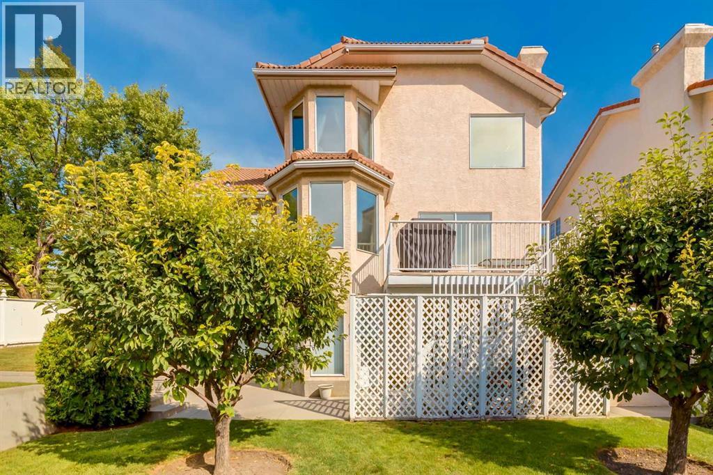 Single Family House for Sale in  Edgevalley Circle NW Edgemont Calgary 