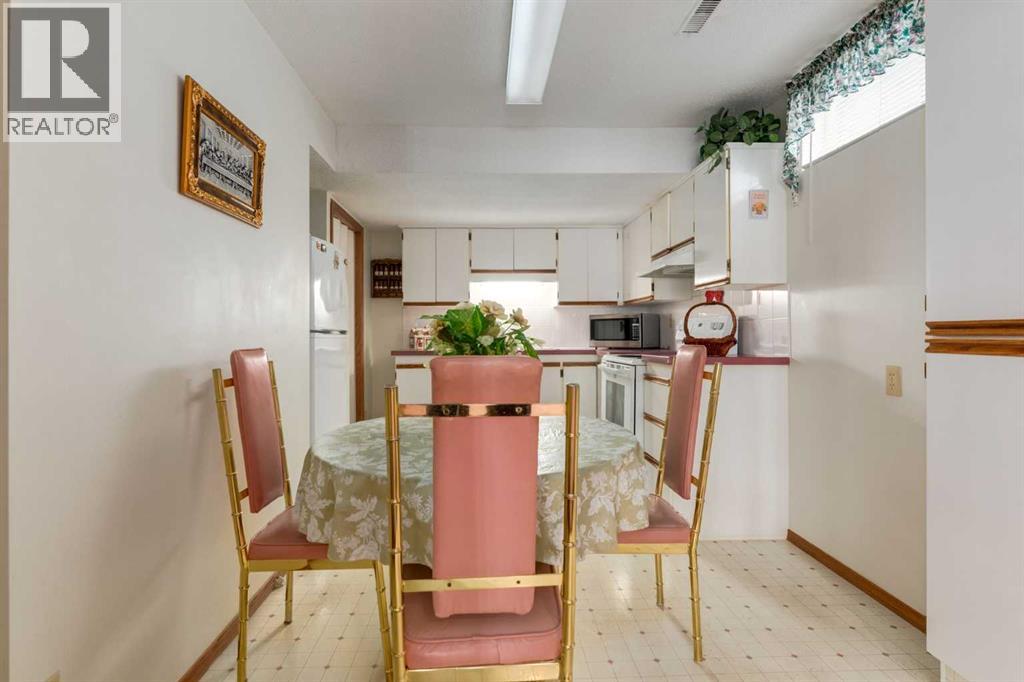 Single Family House for Sale in  Edgevalley Circle NW Edgemont Calgary 