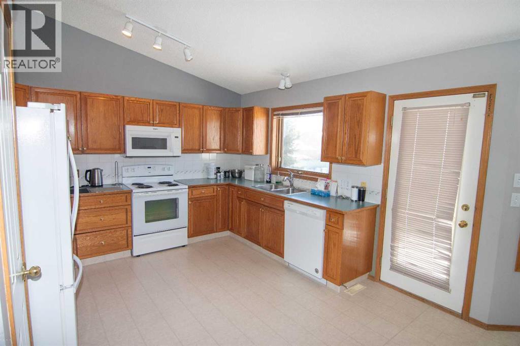 18 West Murphy Place, Cochrane