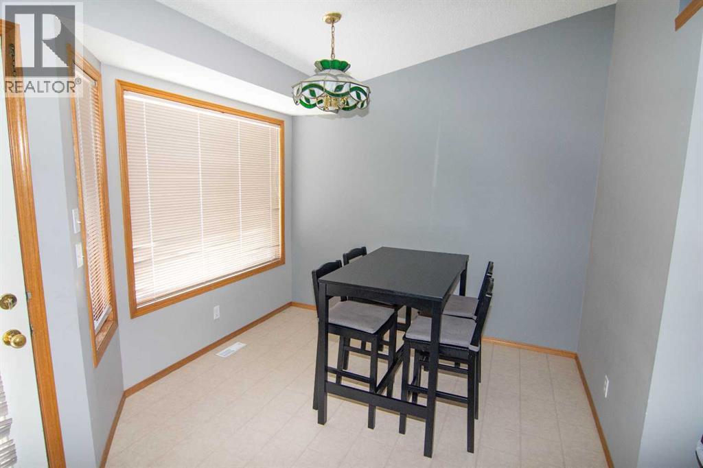 18 West Murphy Place, Cochrane