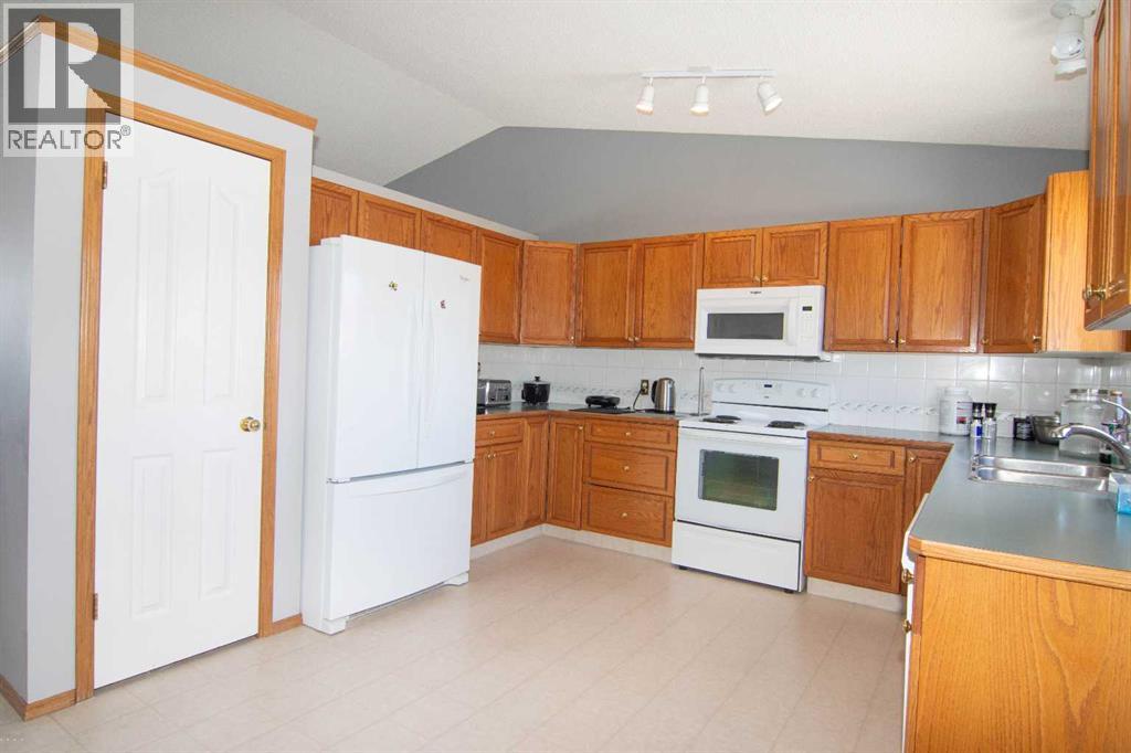 18 West Murphy Place, Cochrane