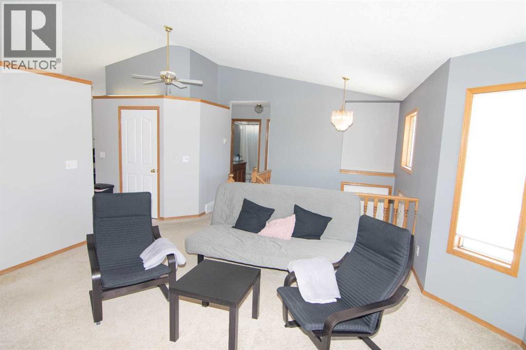 18 West Murphy Place, Cochrane