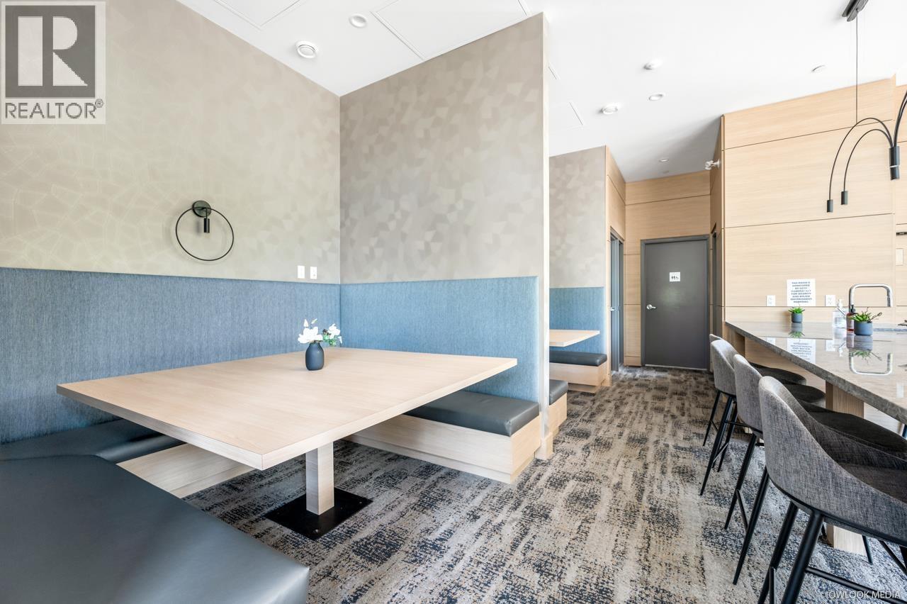 #220-9233 ODLIN Road, Richmond