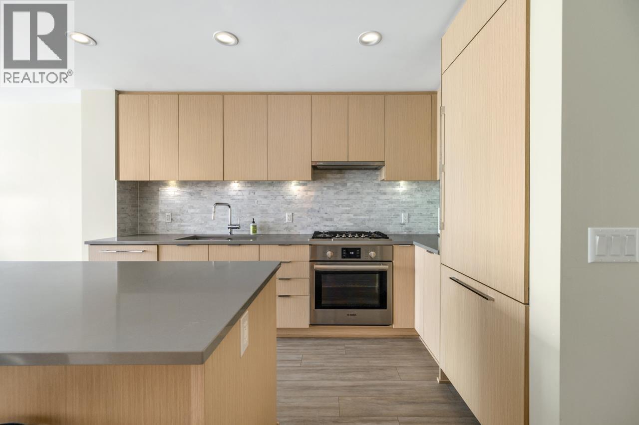 #220-9233 ODLIN Road, Richmond