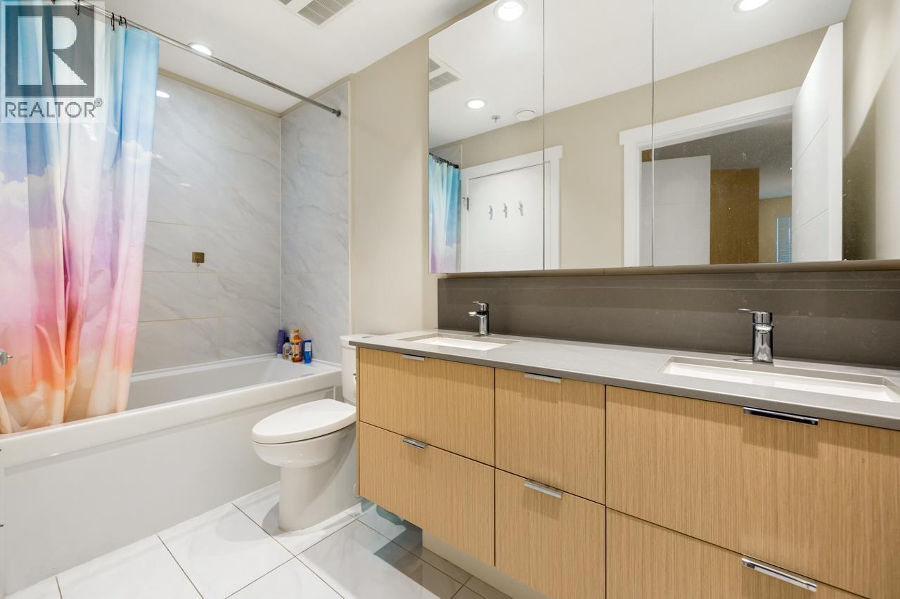 #220-9233 ODLIN Road, Richmond